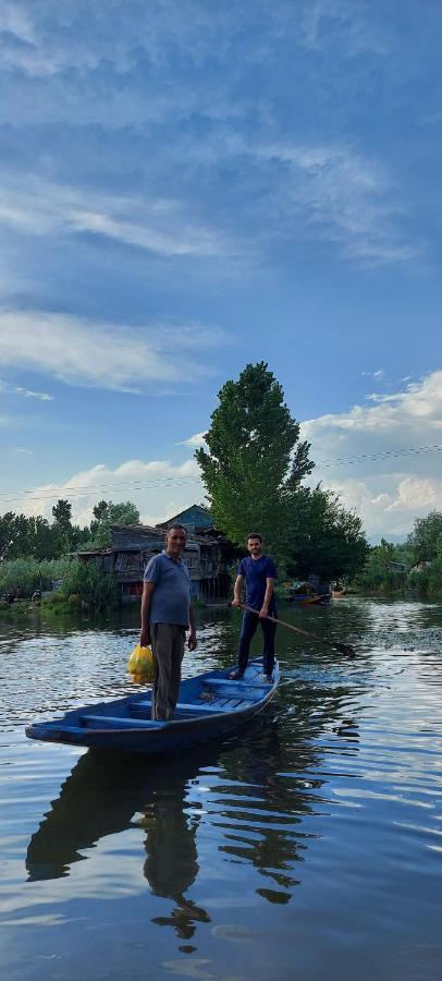 Green View Group Of Houseboats Hotel Srinagar  Bilik gambar